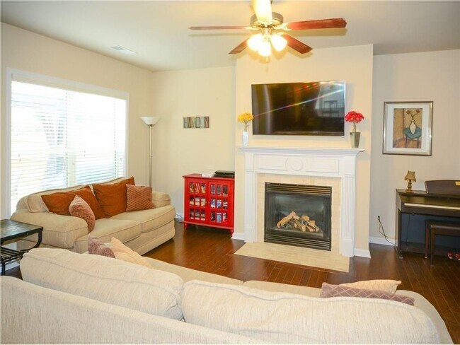 Photo - 5940 Weddington Dr