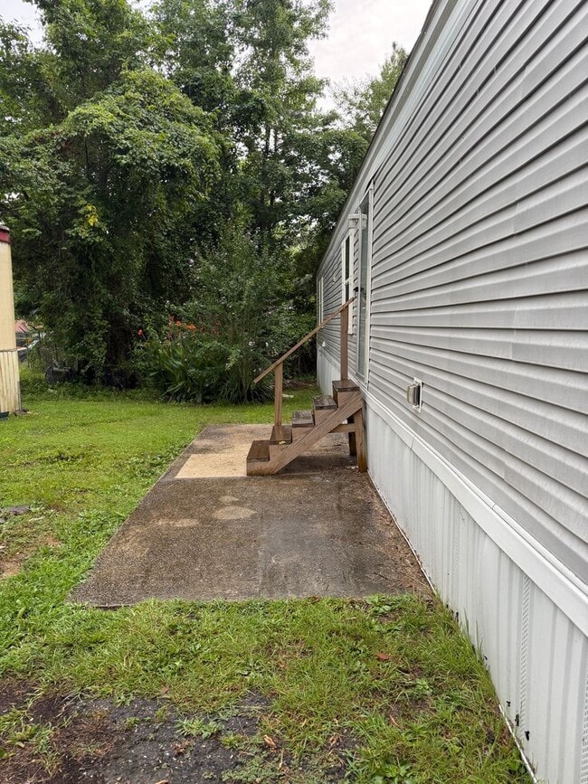 Photo - 1608 Golden Springs Rd