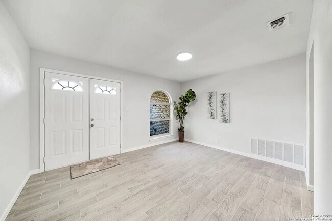 Photo - 6302 Handsome Lake Dr