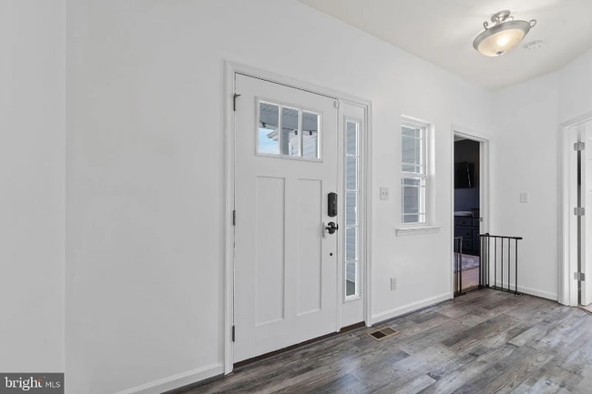 Photo - 104 Ridgeway St