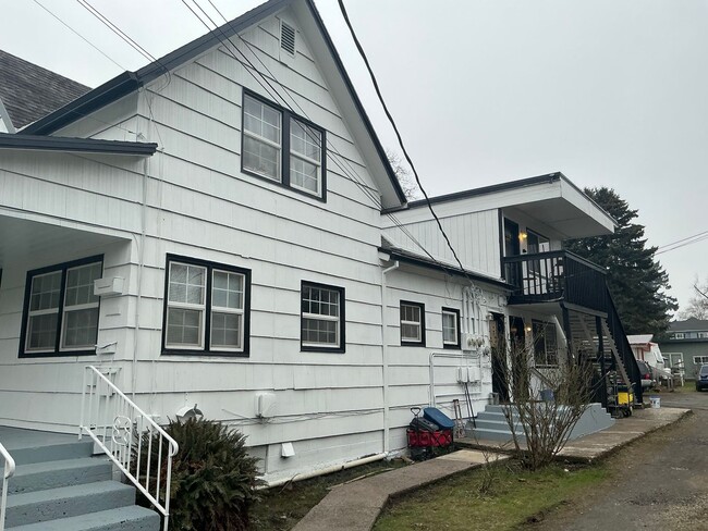 Photo - 2212 B St Unit B