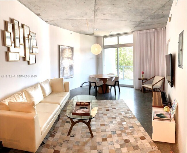 Building Photo - 2001 Meridian Ave Unit 330