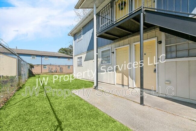 Building Photo - 204 Wilker Neal Ave