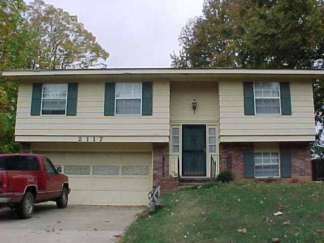 Building Photo - 2117 Ridge Rd