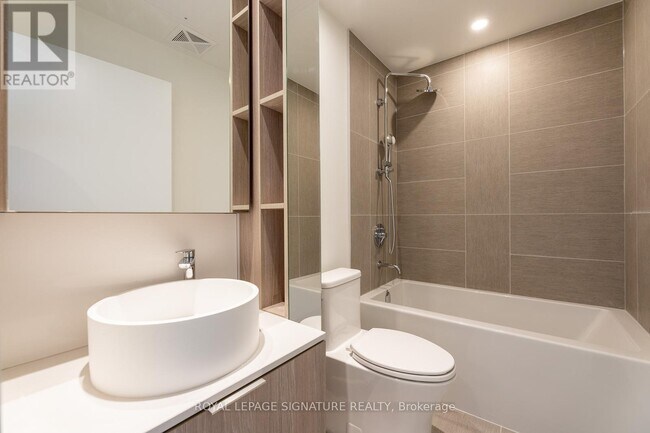 Photo - 28 Ann St Unité 916