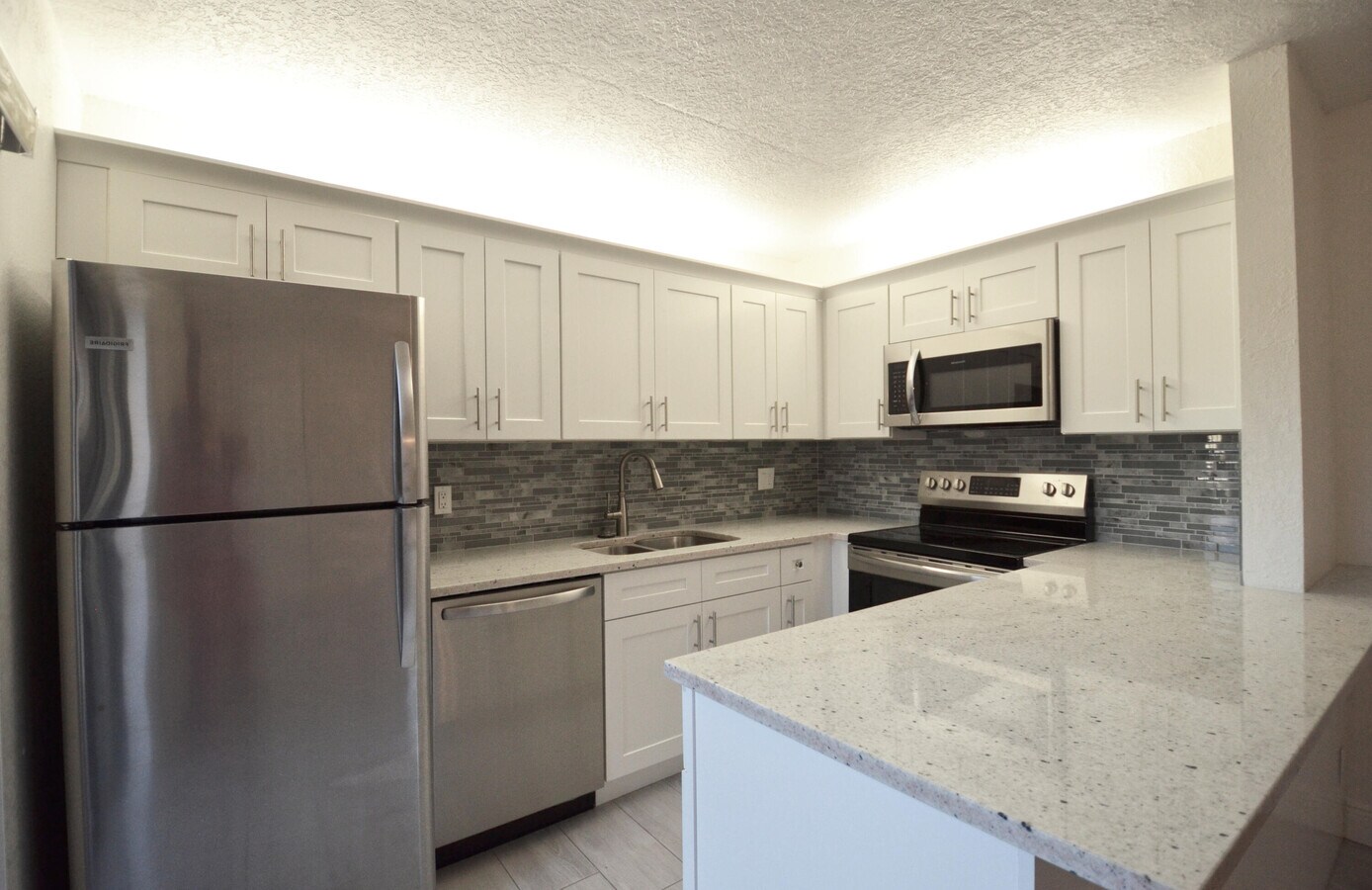 Photo - 282 Arabian Rd