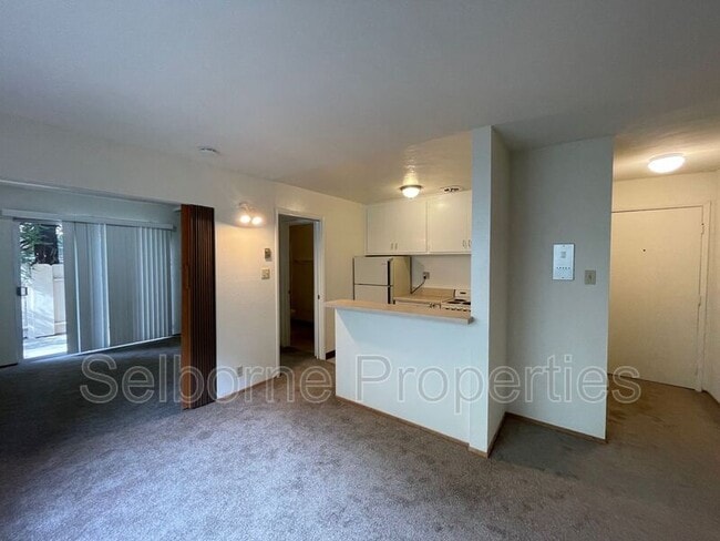 Photo - 443 Lee St