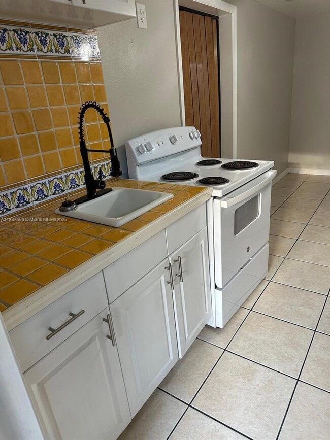 Photo - 3407 N Avenida Republica de Cuba Unit A