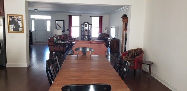 Photo - 18 Peacock Way