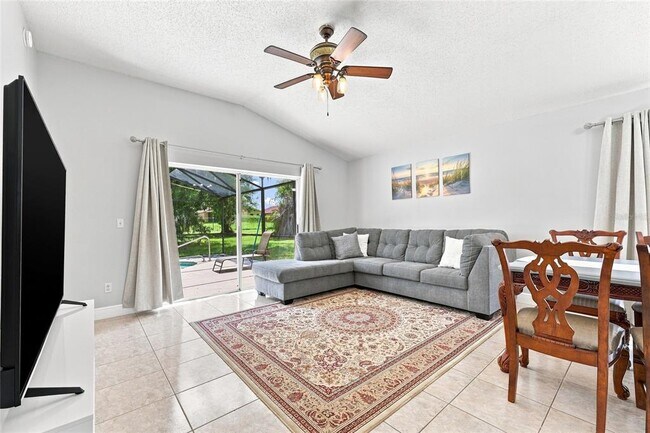 Photo - 2537 Chatham Cir