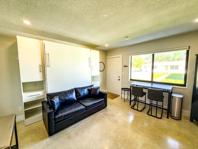 Photo - 47 NE 16th Pl Unit 3