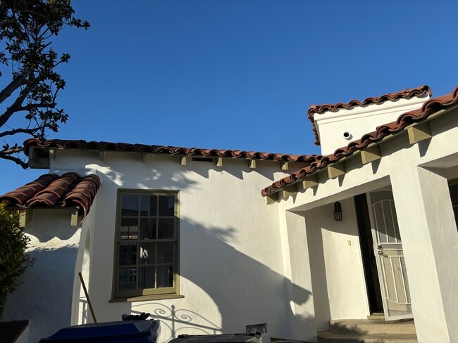 Photo - 1916 S Holt Ave