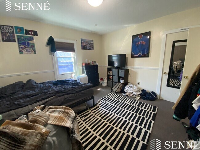 Building Photo - 55 Pine St Unit 1 Rental