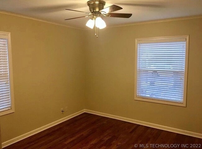 Photo - 1419 E 42nd St