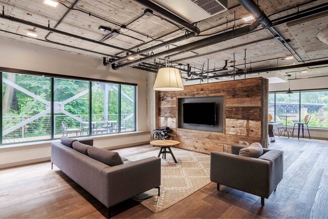 Building Photo - The Bixby Rental
