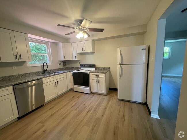 Building Photo - 112 Woodlawn Ave Unit Apt 1