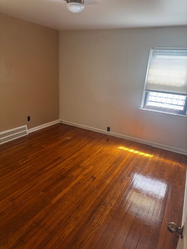 Photo - 3 bed 1 bath