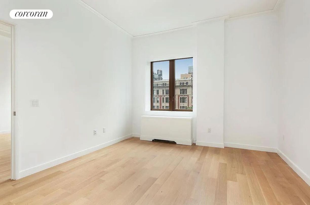 Photo - 225 E 19th St