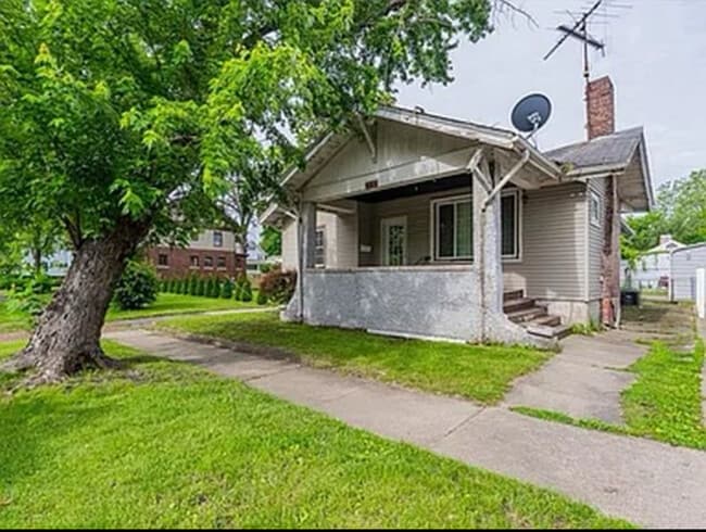 Photo - 423 S McClellan St