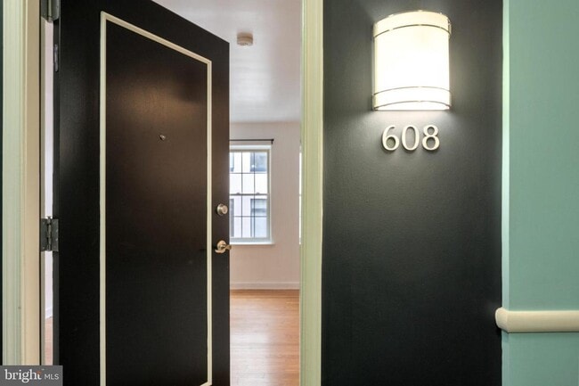 Photo - 1314 Massachusetts Ave NW Unidad 608