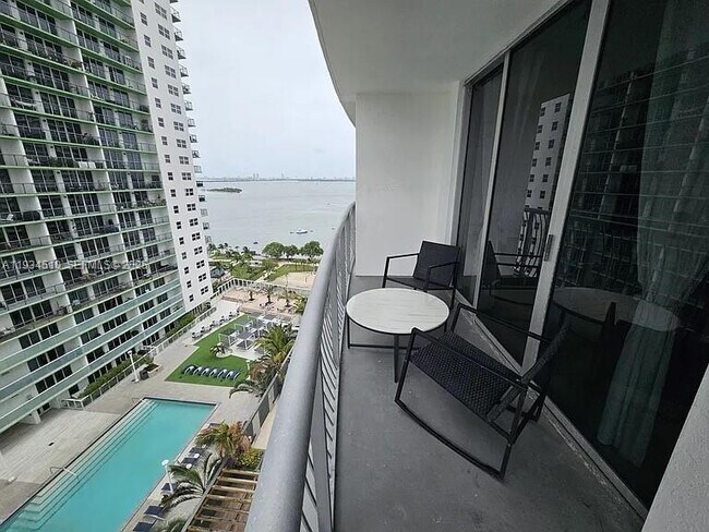 Photo - 1750 N Bayshore Dr Unidad 1909