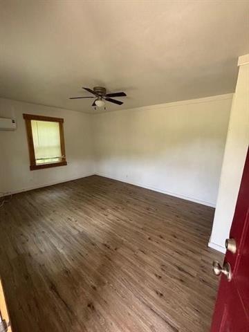 Photo - 324 Dewey St