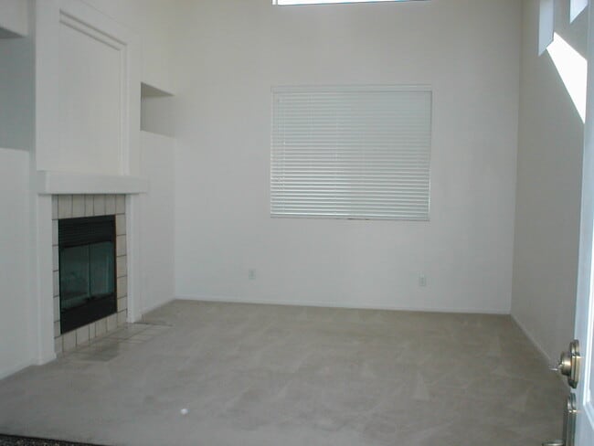 Photo - 628 Rolling Valley Way