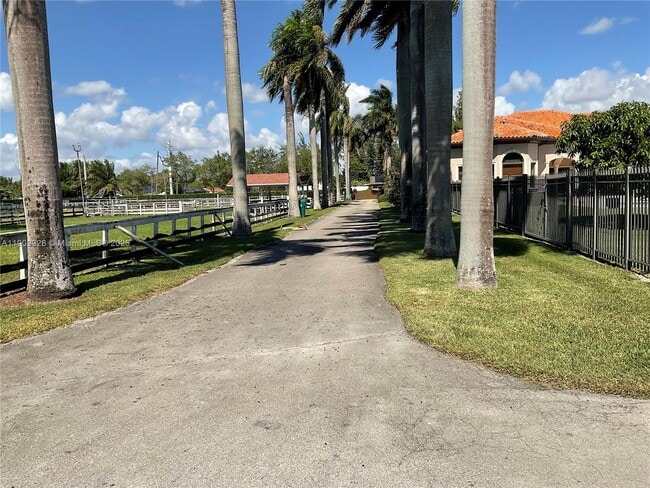 Photo - 12500 SW 43rd St Unidad 2R