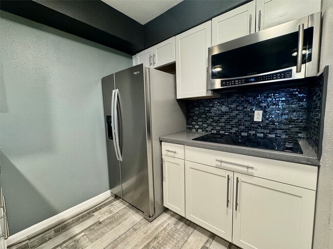 Photo - 829 Wax Myrtle Ln