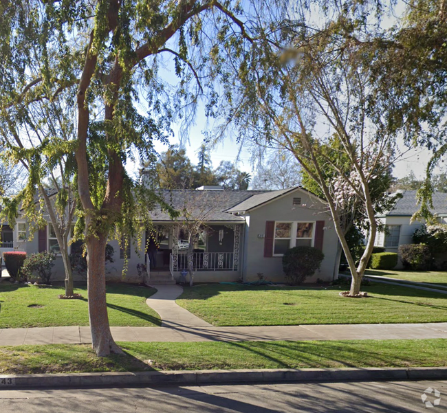 Building Photo - Charming Fresno High Home