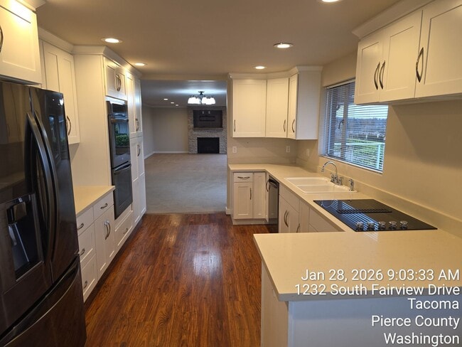 Photo - View home North Tacoma - 3 bedroom, 3.5 bathroom, 6 car garage - Available NOW!!!