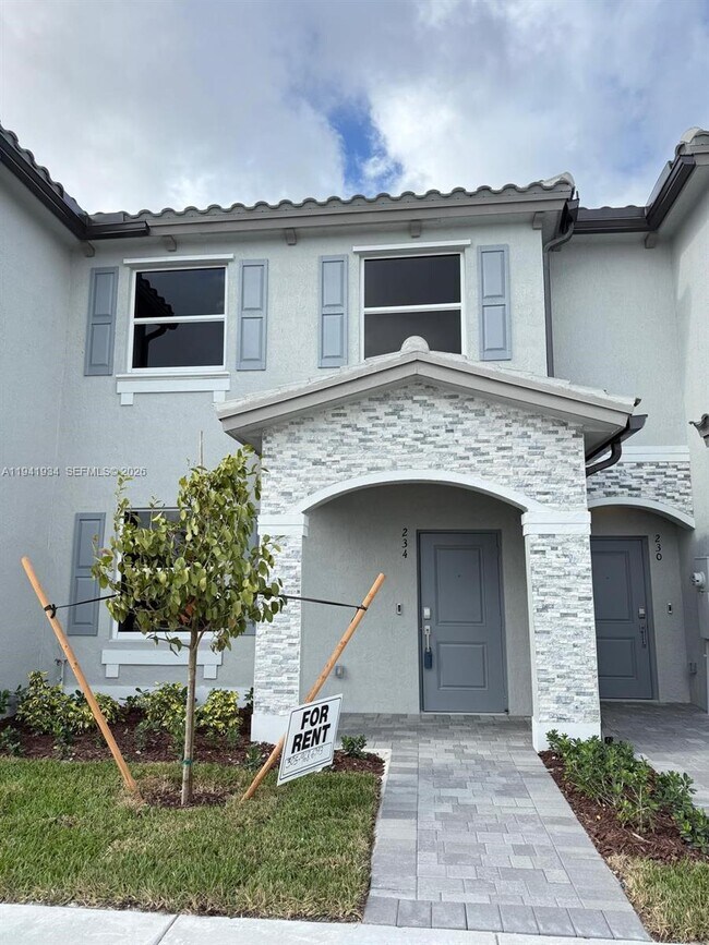 Photo - 234 SE 10th St