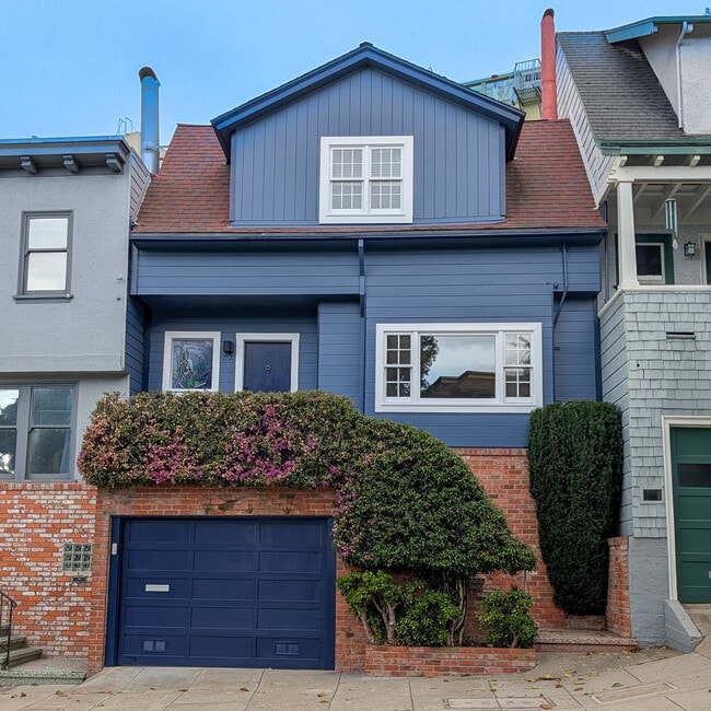 Building Photo - 32 Danvers St