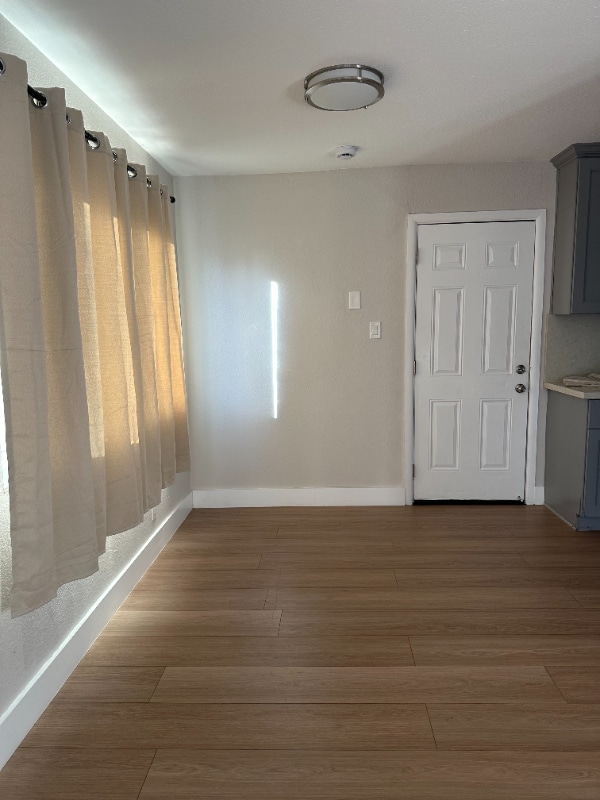 Photo - 276 Lippert Ave