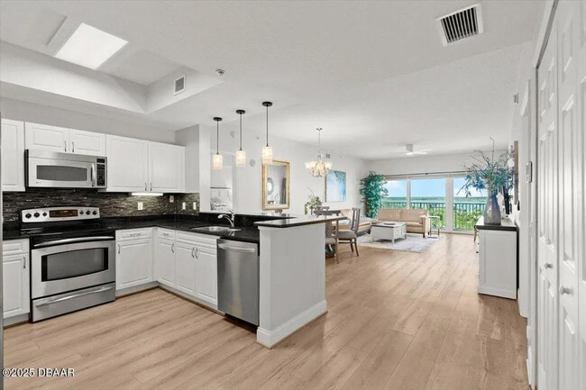 Photo - 2 Oceans W Blvd Unit 702