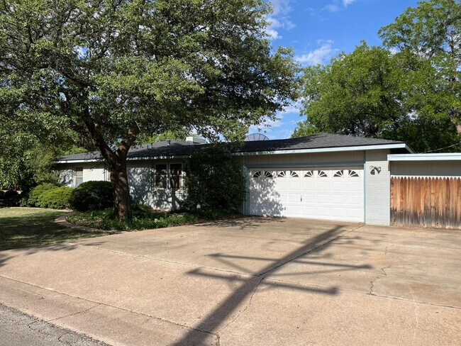 Photo - 3602 41st St