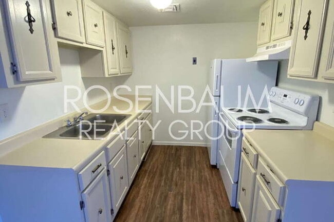 Photo - 2625 N Alvernon Way Unit e1