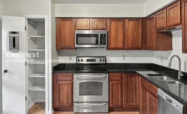 Photo - 1268 Michigan Ave