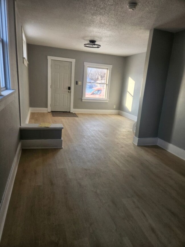 Photo - Three bedroom available for an immediate move in! Unit 922 Pape Avenue