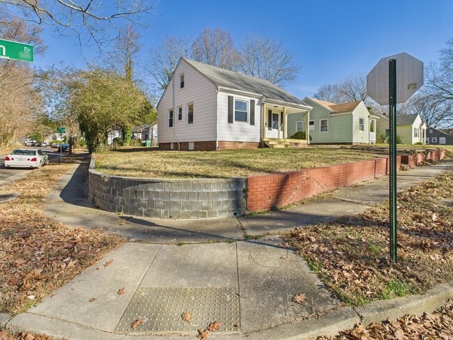 Photo - 500 Pelham Dr