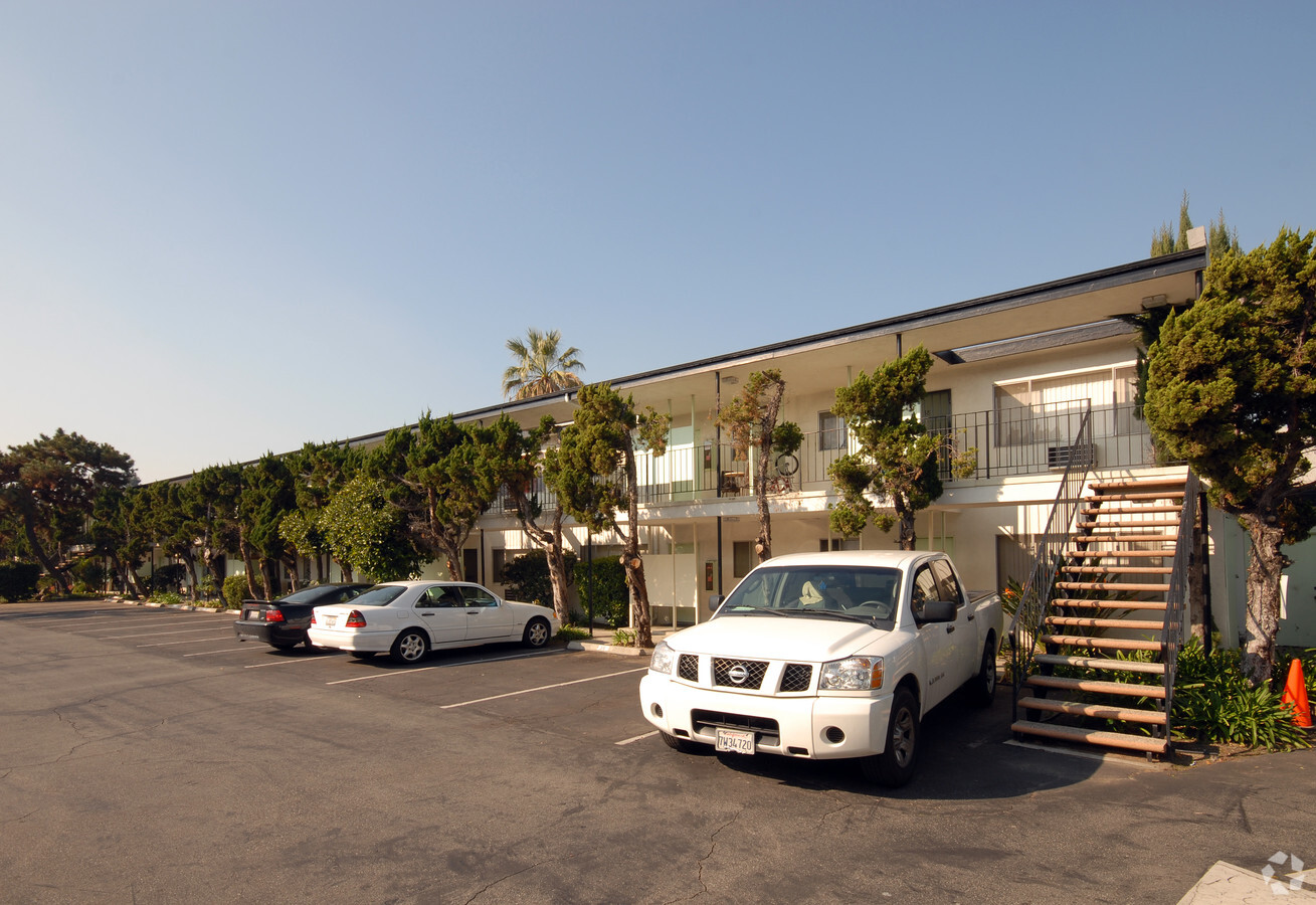 Studio Club Apartments - Studio Club Apartments