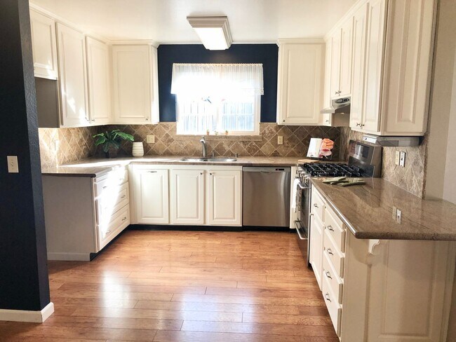 5766 Mesa Verde Cir