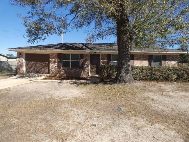 Adorable Brick Home in Pace - Adorable Brick Home in Pace