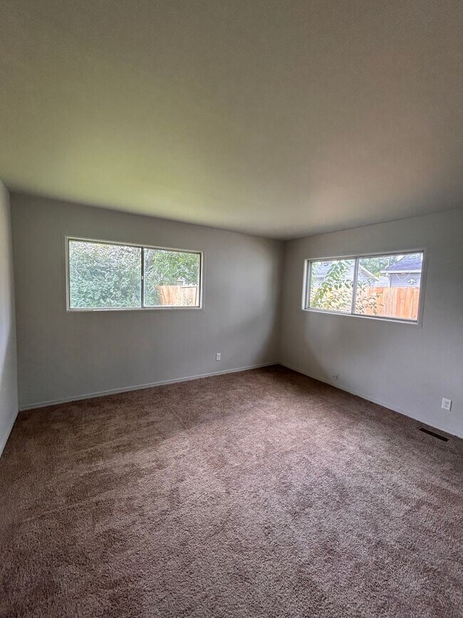 Photo - 6220 Chatham Dr