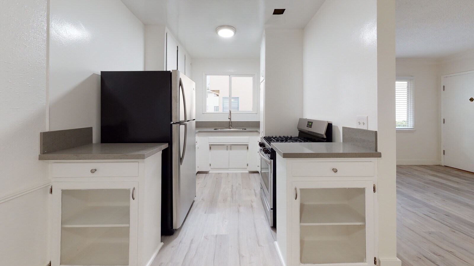 Photo - 1221 S Holt Ave