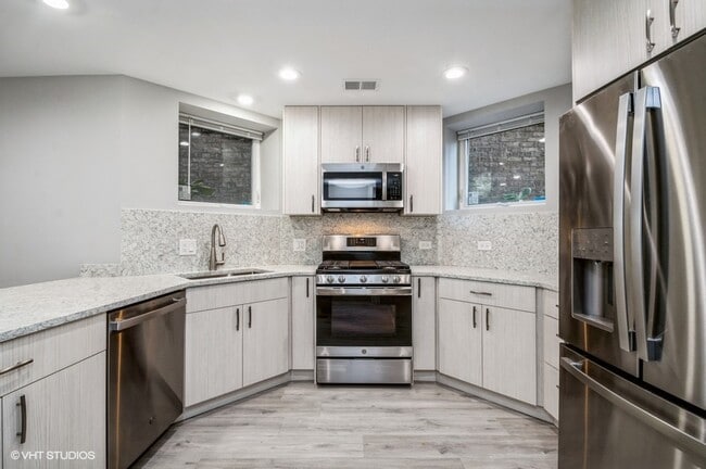 Photo - 5915 N Artesian Ave