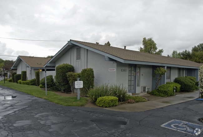 Bullard Palm Apartments - Bullard Palm Apartments