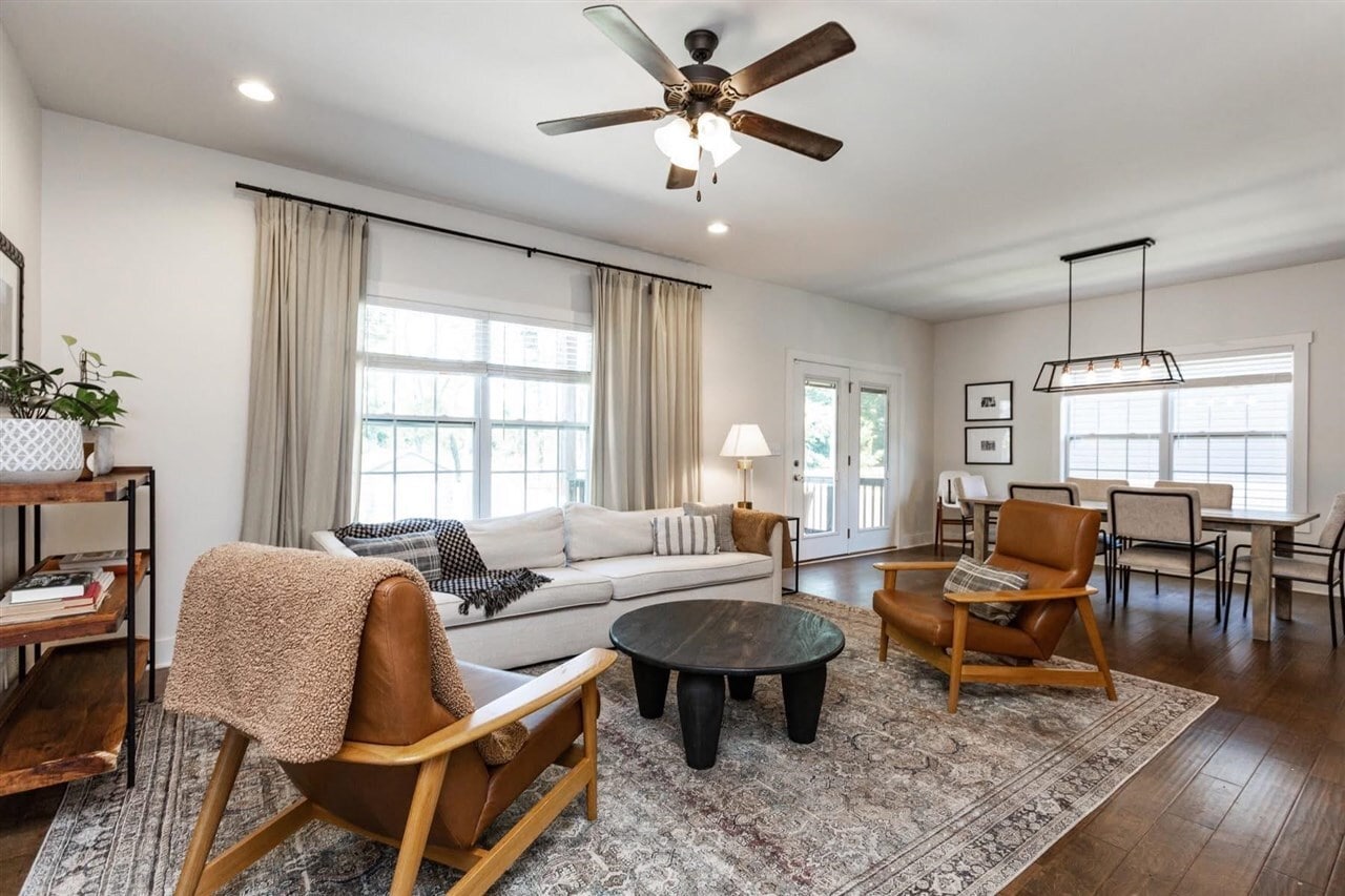 Photo - 764 Red Maple St