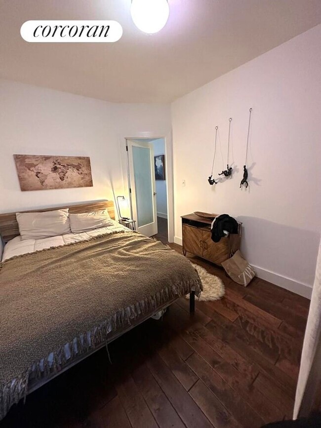 Photo - 326 W 47th St