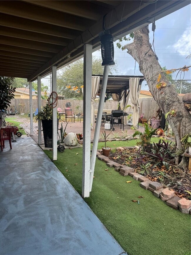 1625 NW 9th Ave Unit A